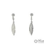 Aretes De Plata 925 Pluma Colgante Con Esfera Lisa Cierre Mariposa 1,1Gr
